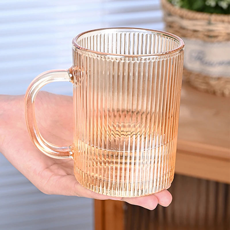 Copo de vidro listrado para drinks